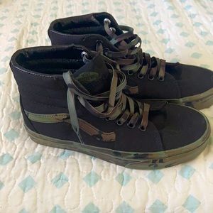 Boys vans skateboard shoes sk8 hi size 5